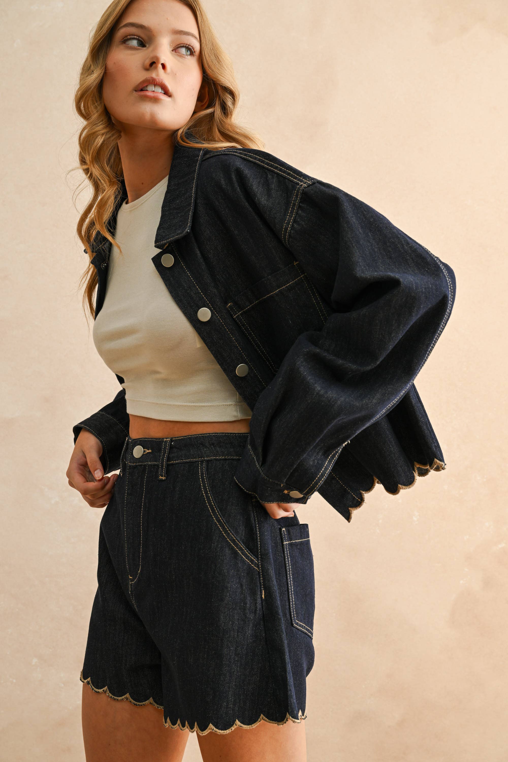 Miou Muse Scallop Embriodered Deninm Shorts