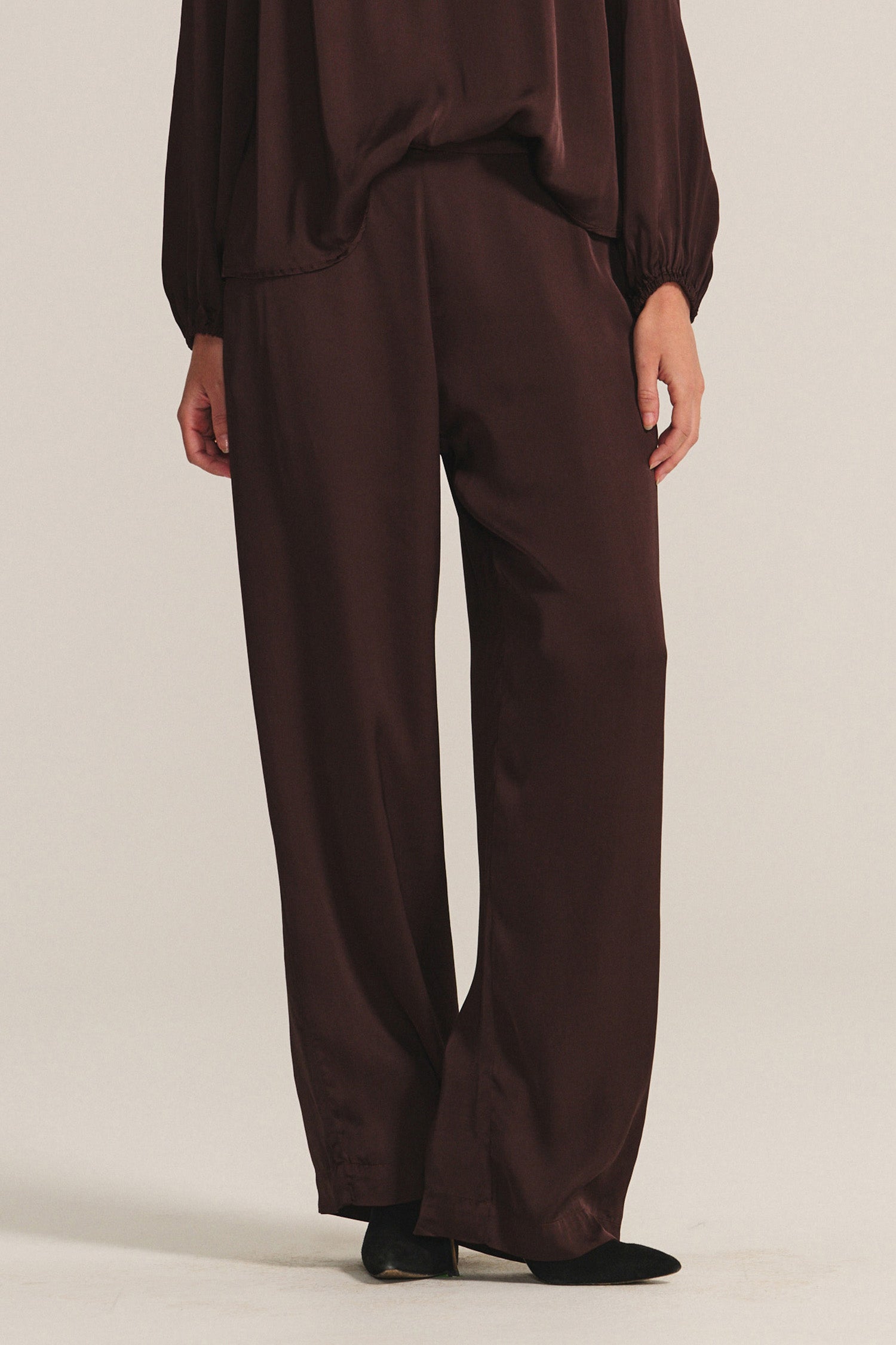 Velvet Larkin Satin Pant Mulch